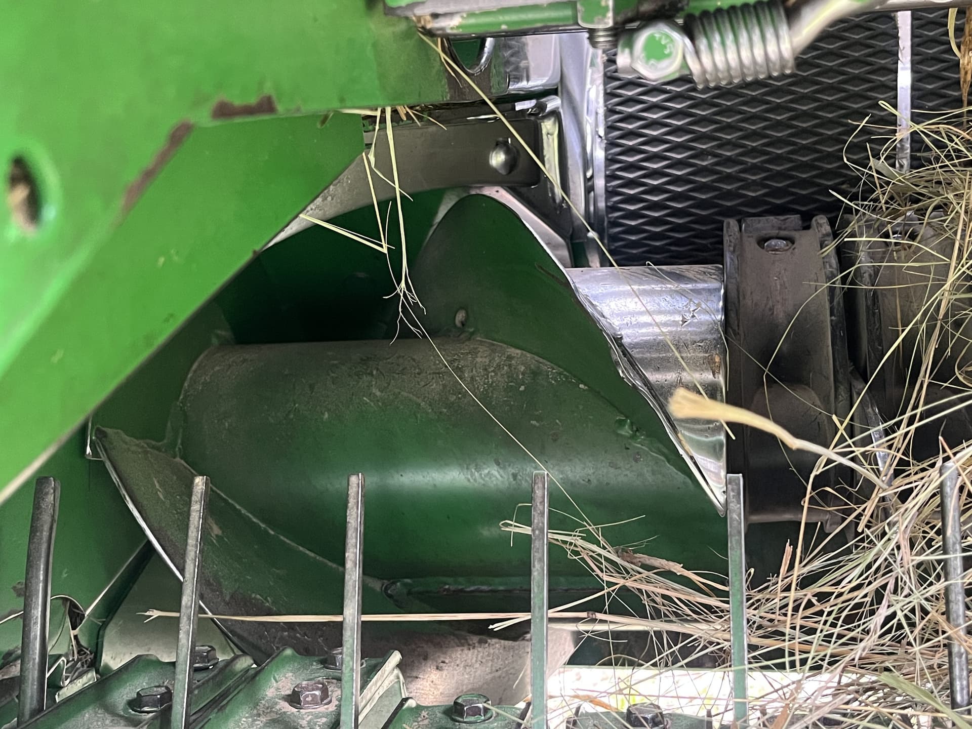 2002 John Deere 567 Image