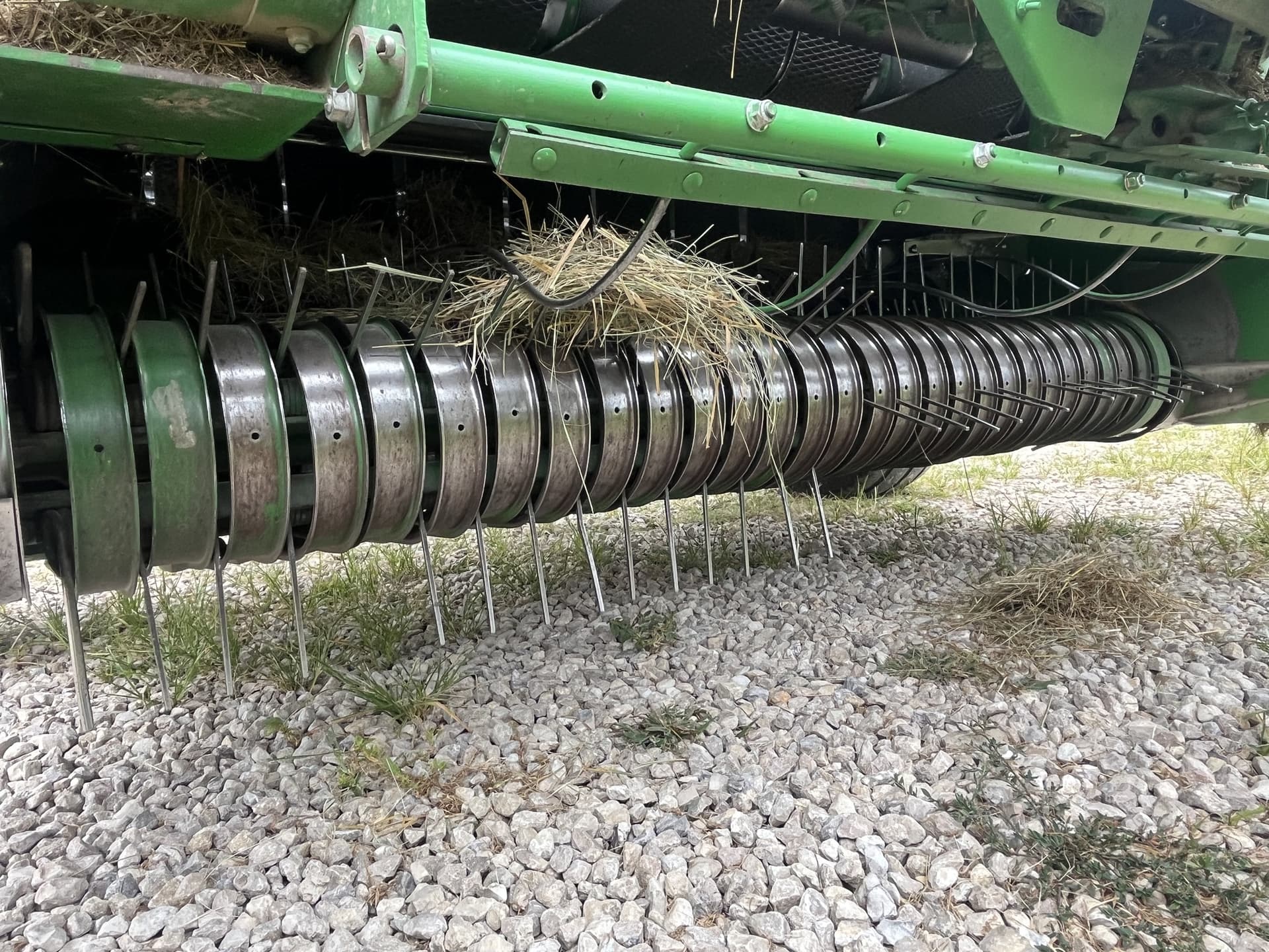 2002 John Deere 567 Image