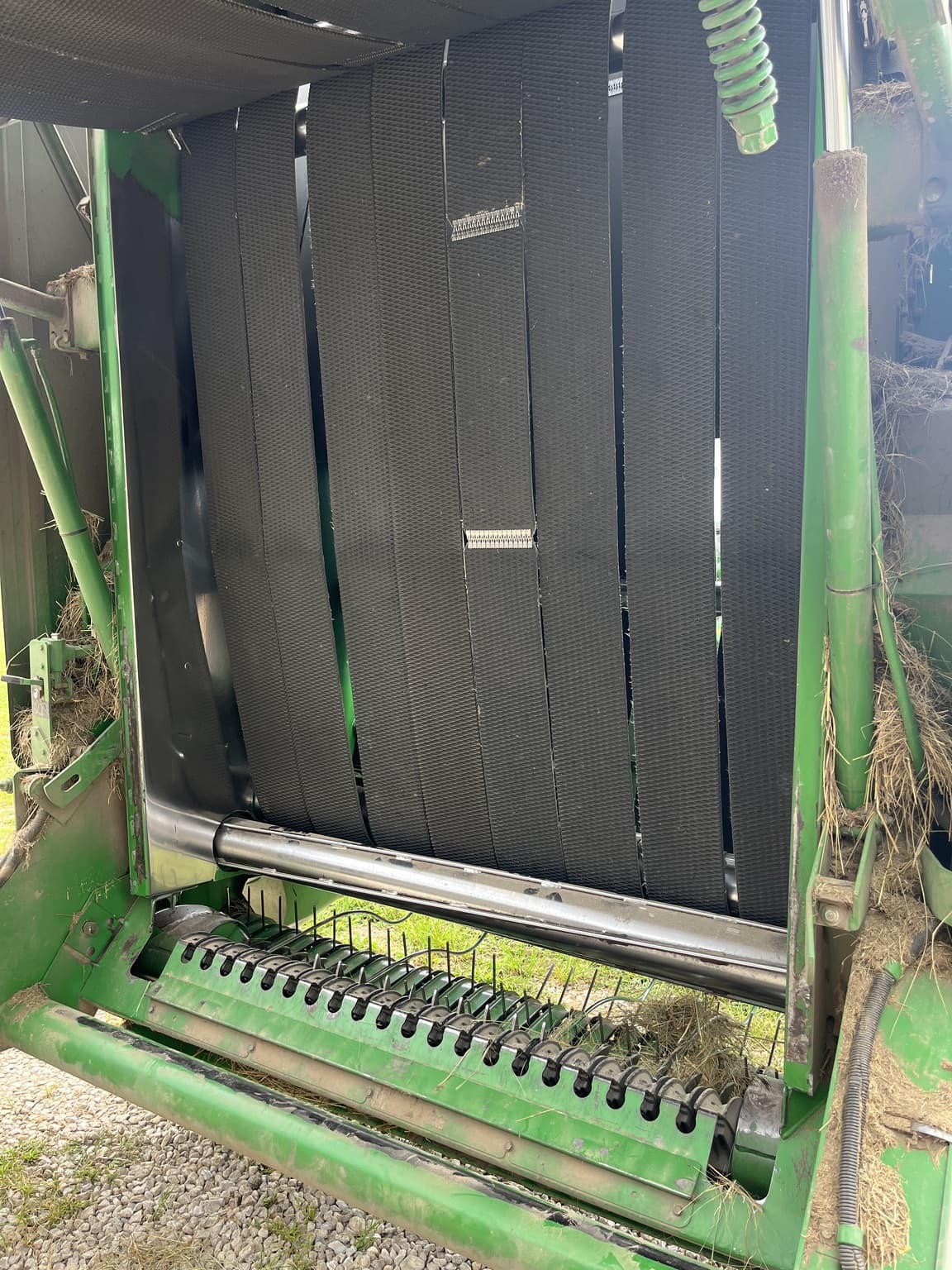 2002 John Deere 567 Image