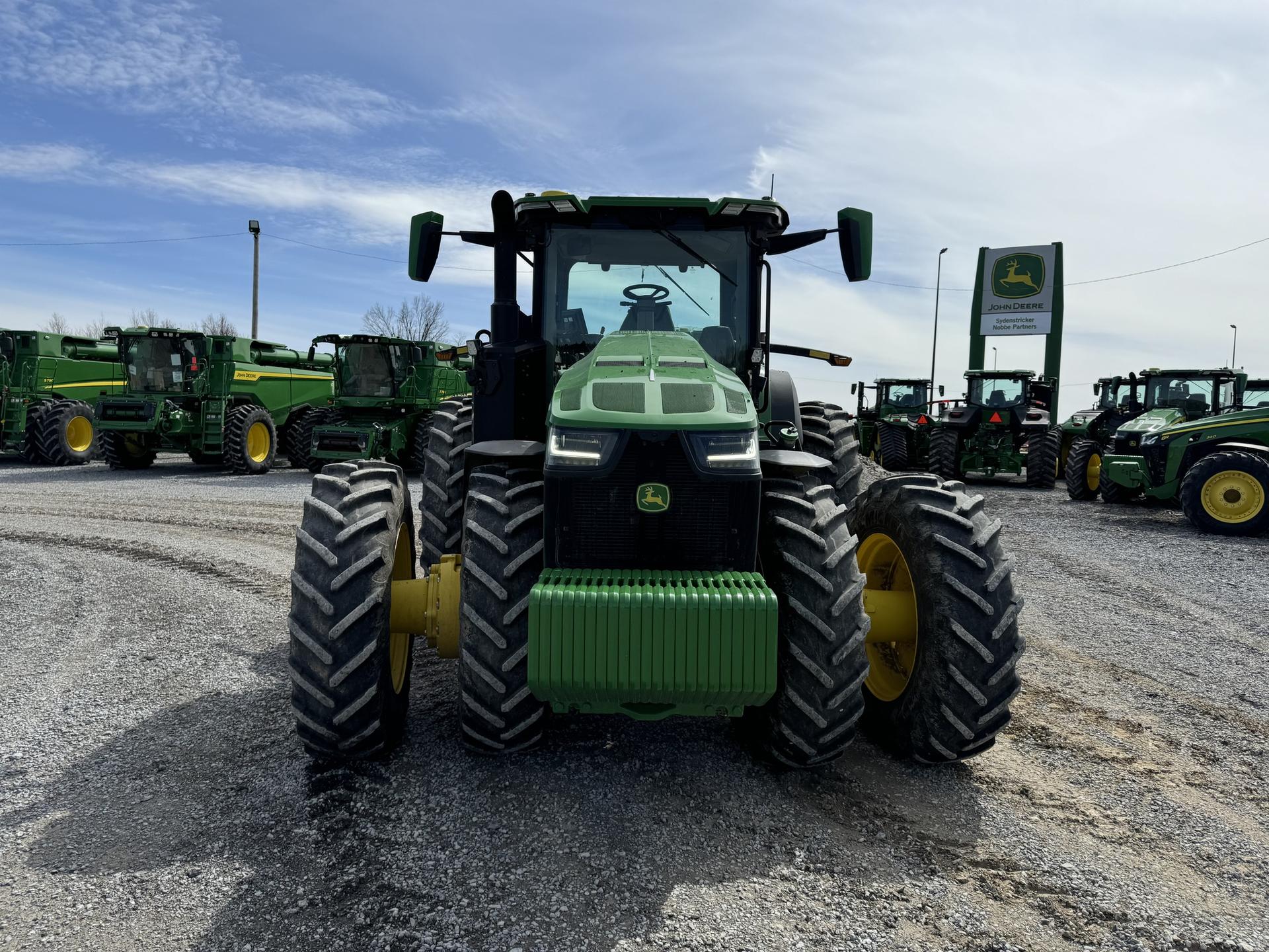 2024 John Deere 8R 340 Image
