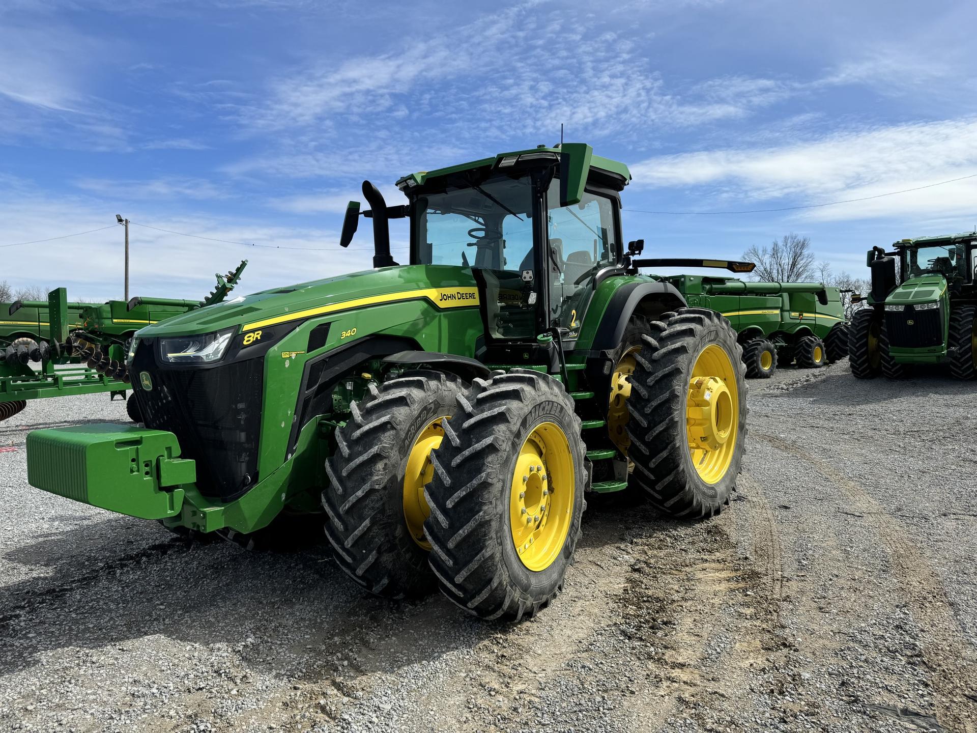 2024 John Deere 8R 340 Image