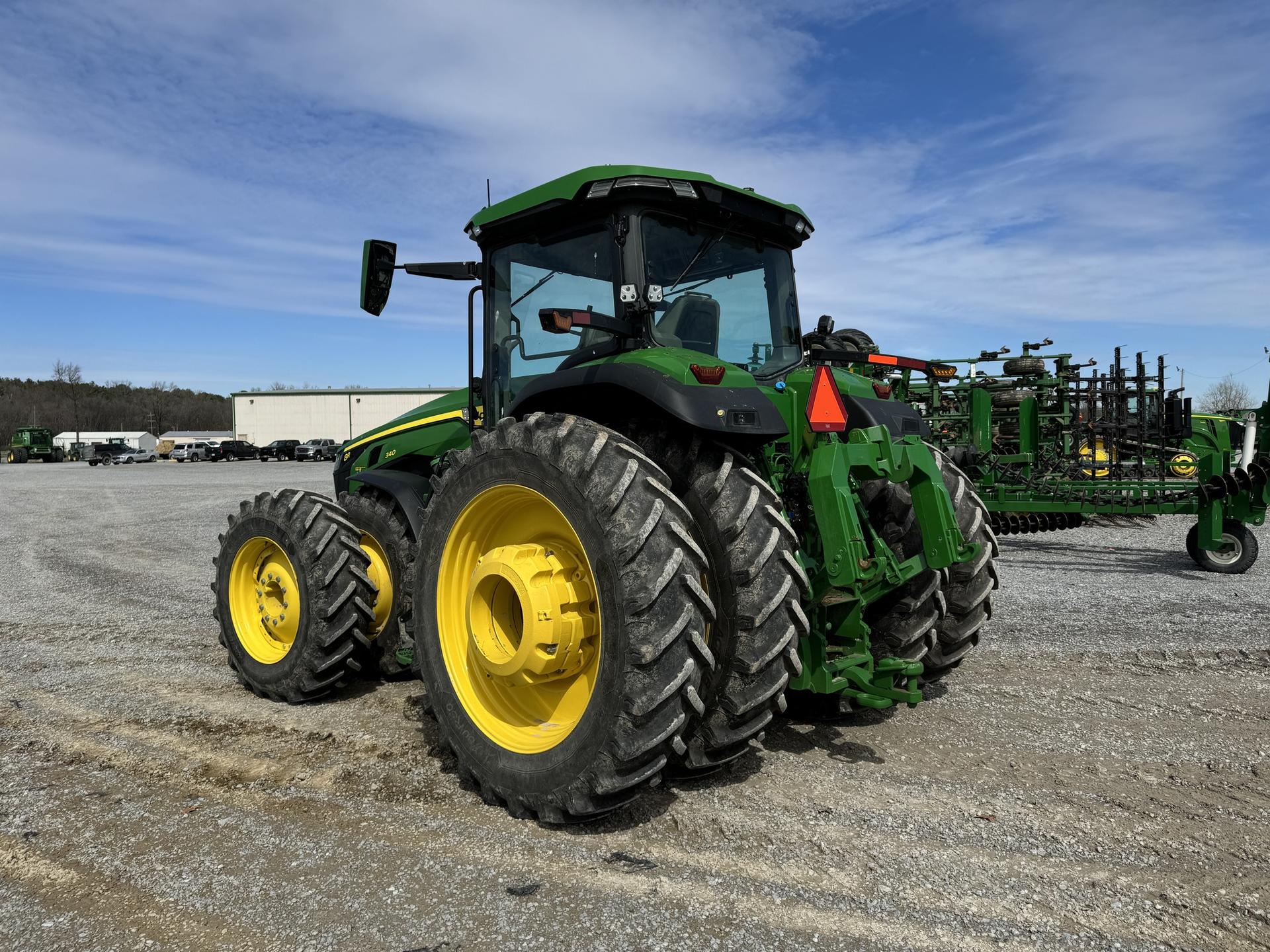 2024 John Deere 8R 340 Image