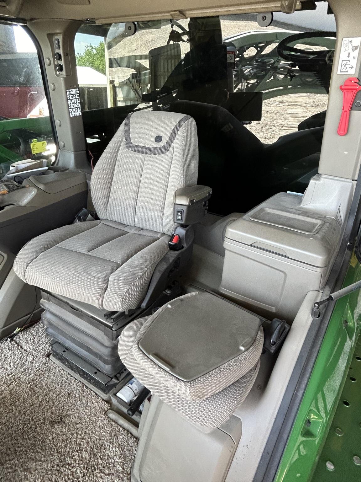 2022 John Deere 412R Image