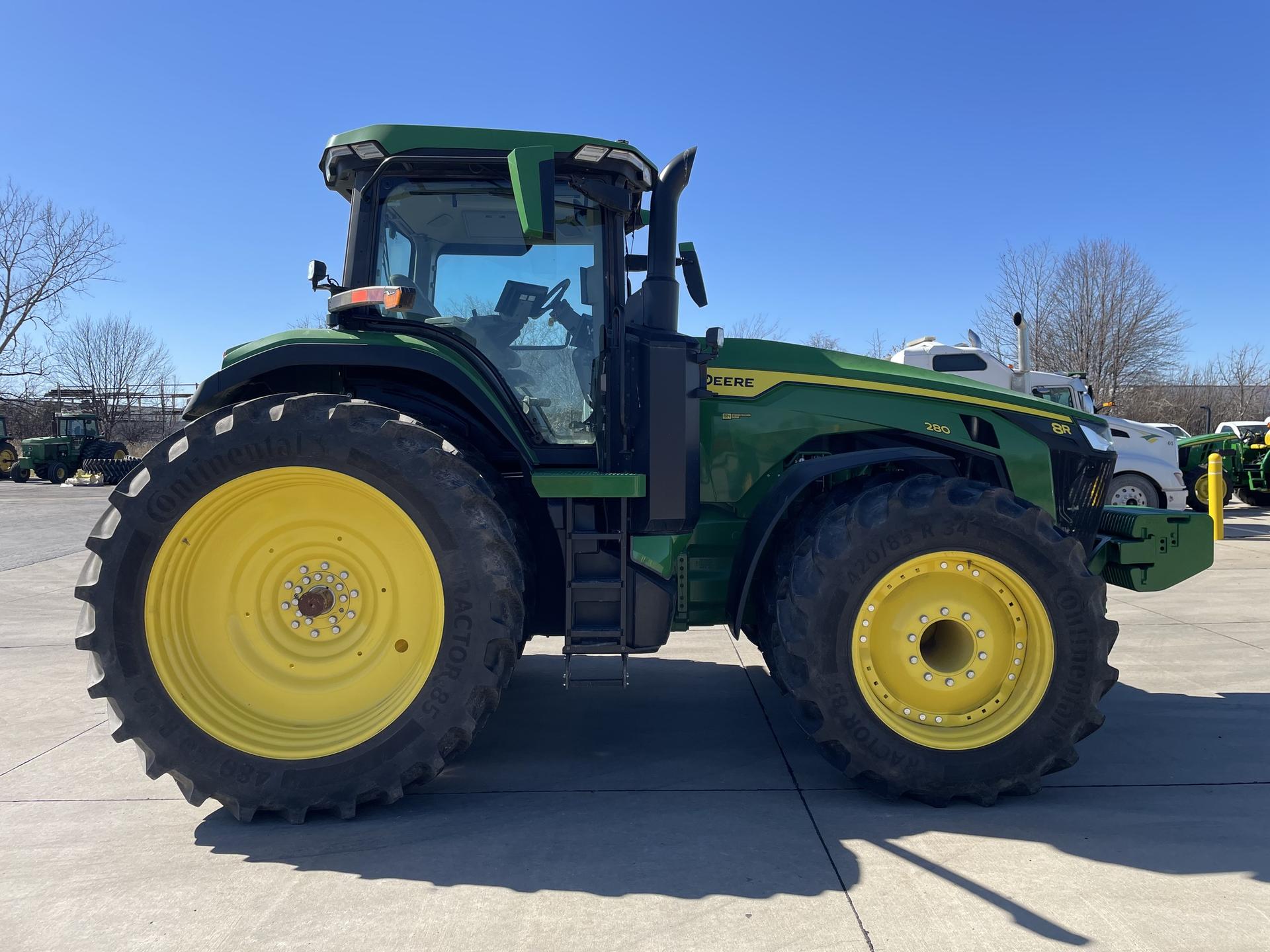 2024 John Deere 8R 280 Image