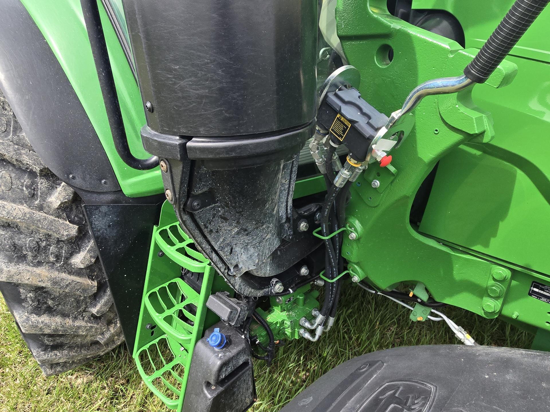 2023 John Deere 6120M Image