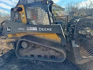 2022 John Deere 325G Image