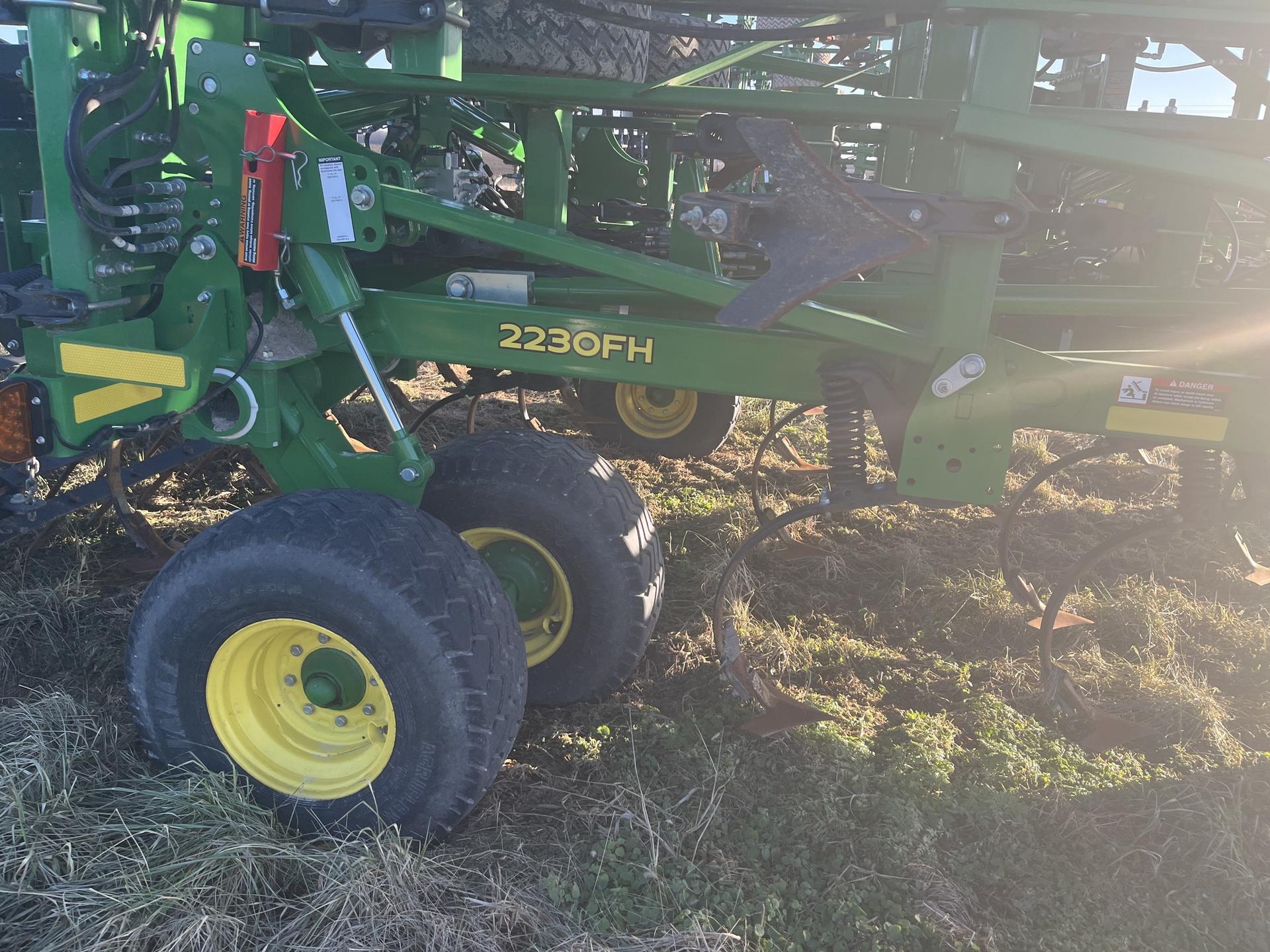 2022 John Deere 2230FH Image