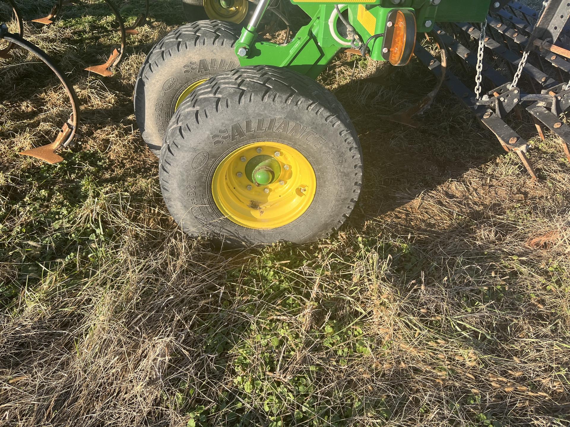 2022 John Deere 2230FH Image