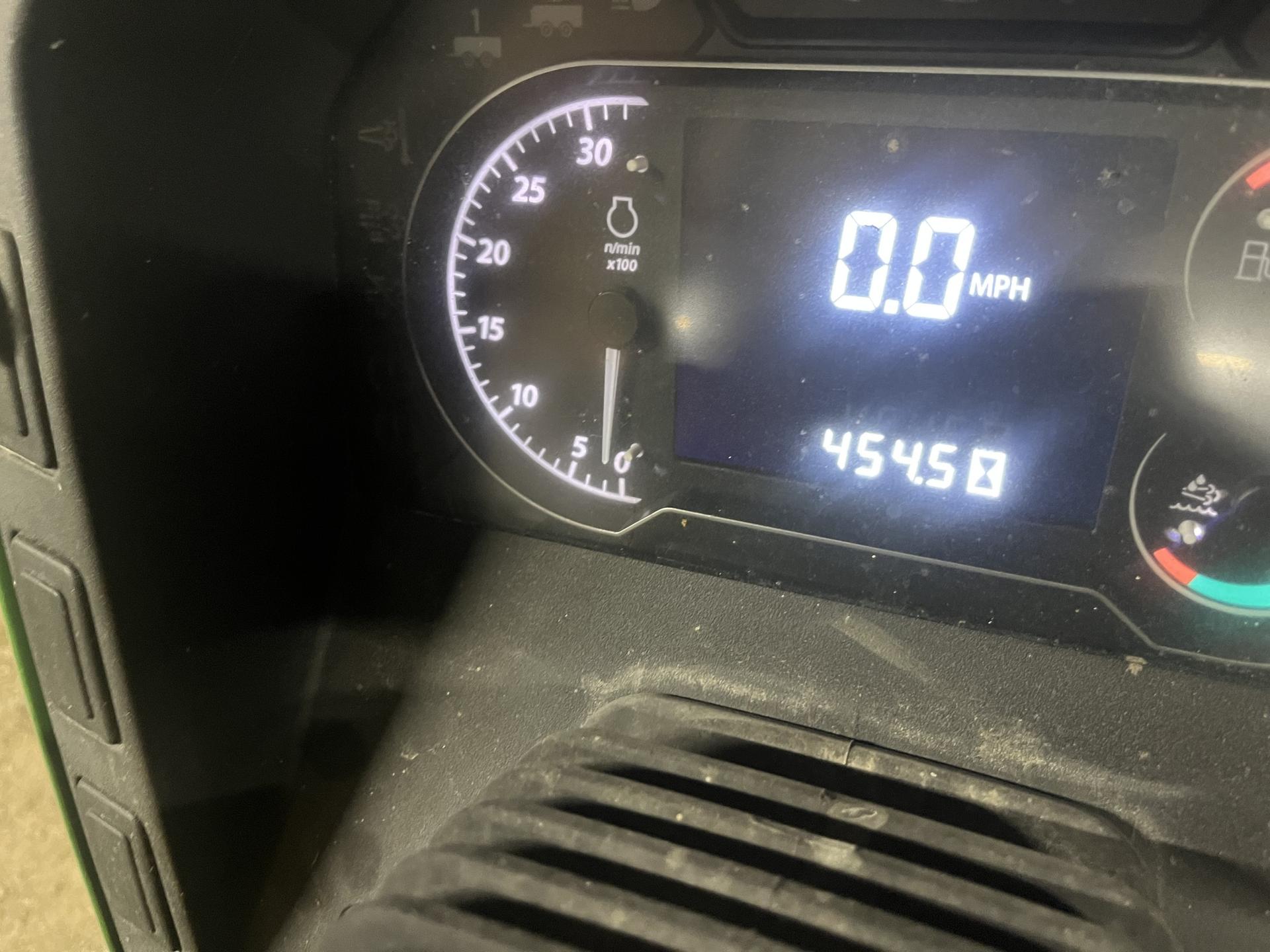 2021 John Deere 5100M Image