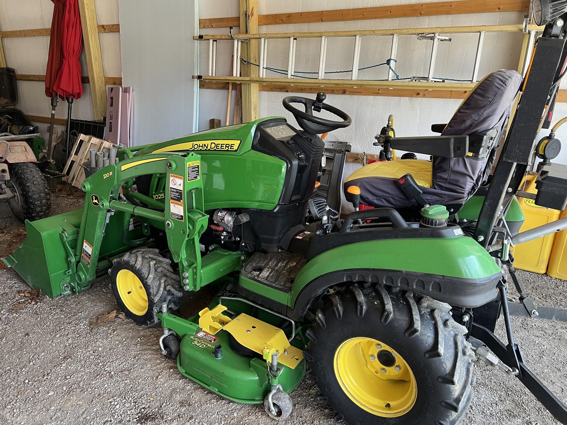 2020 John Deere 1025R Image