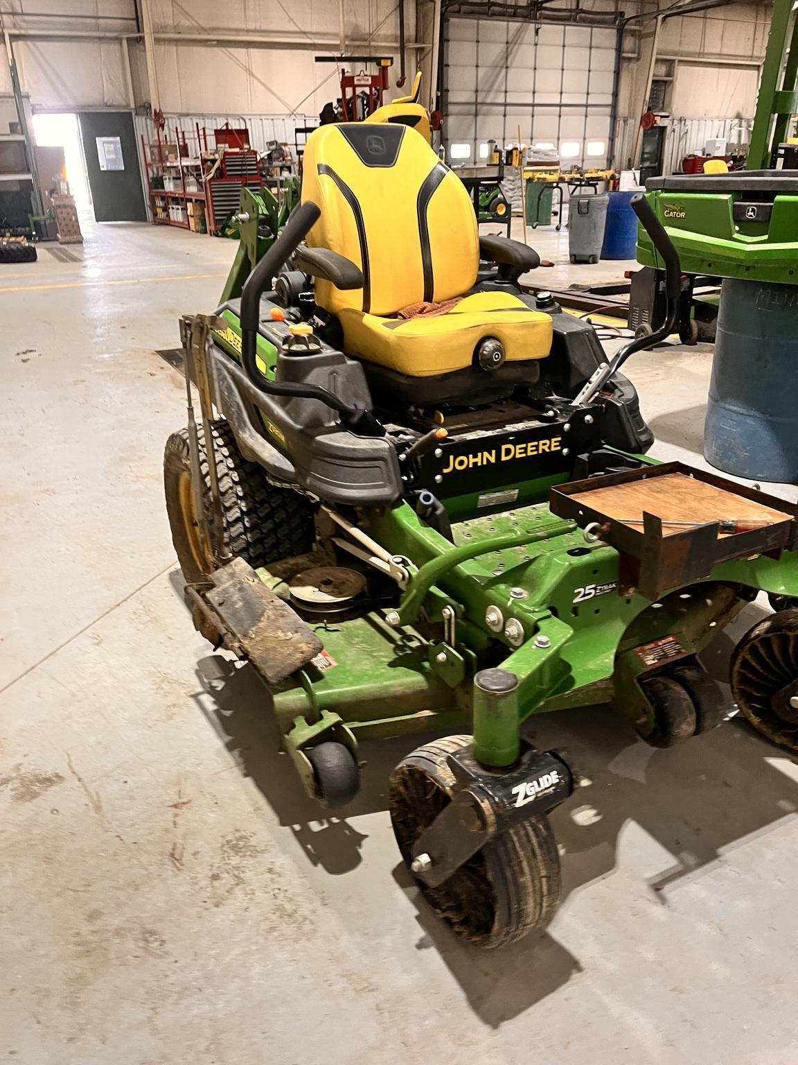 2022 John Deere Z930M Image