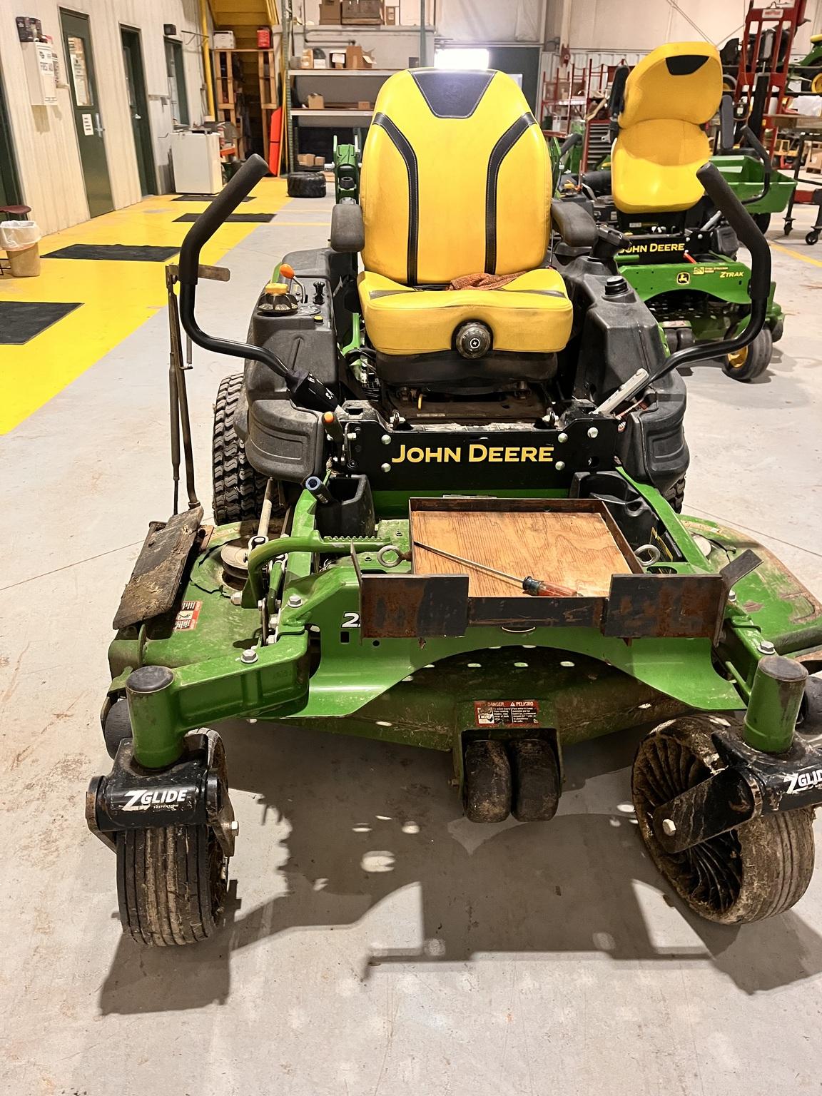 2022 John Deere Z930M Image