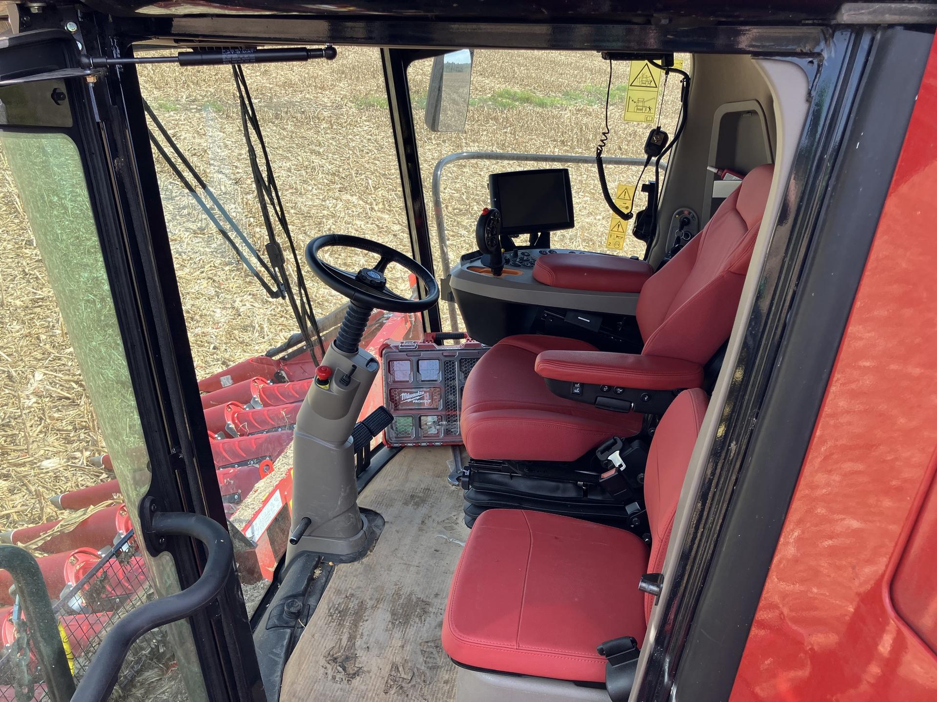 2023 Case IH 8250 Image