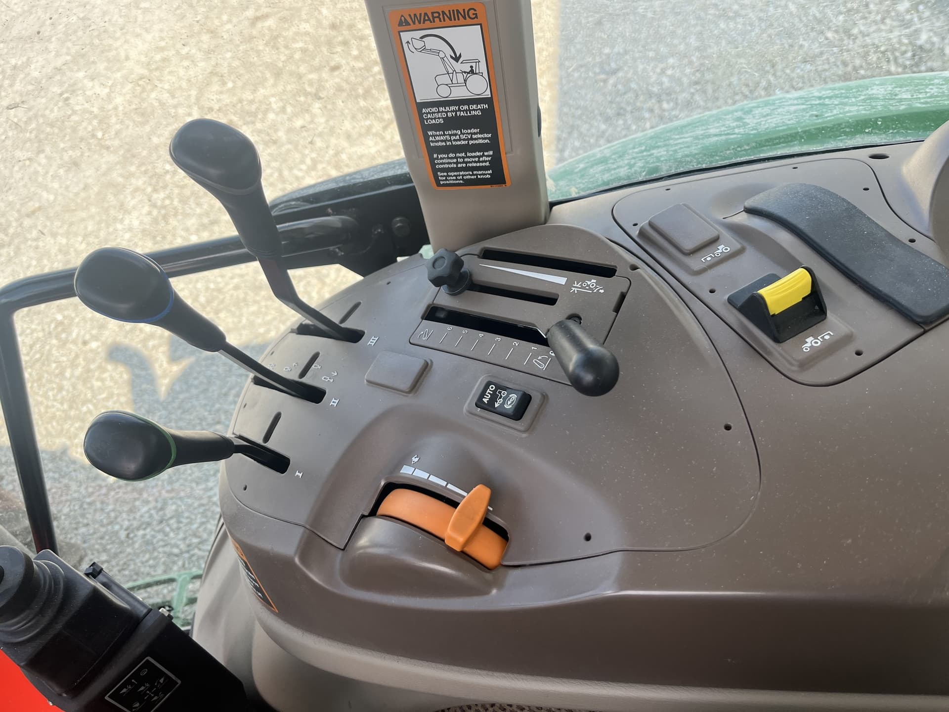 2024 John Deere 6135E Image