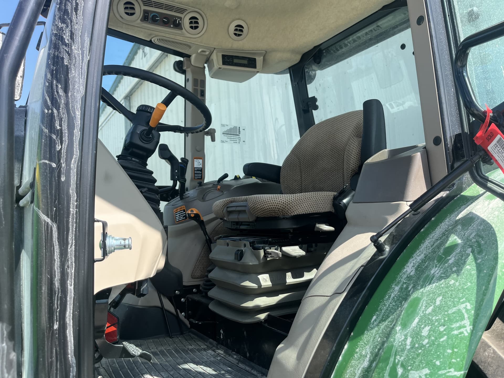 2024 John Deere 6135E Image