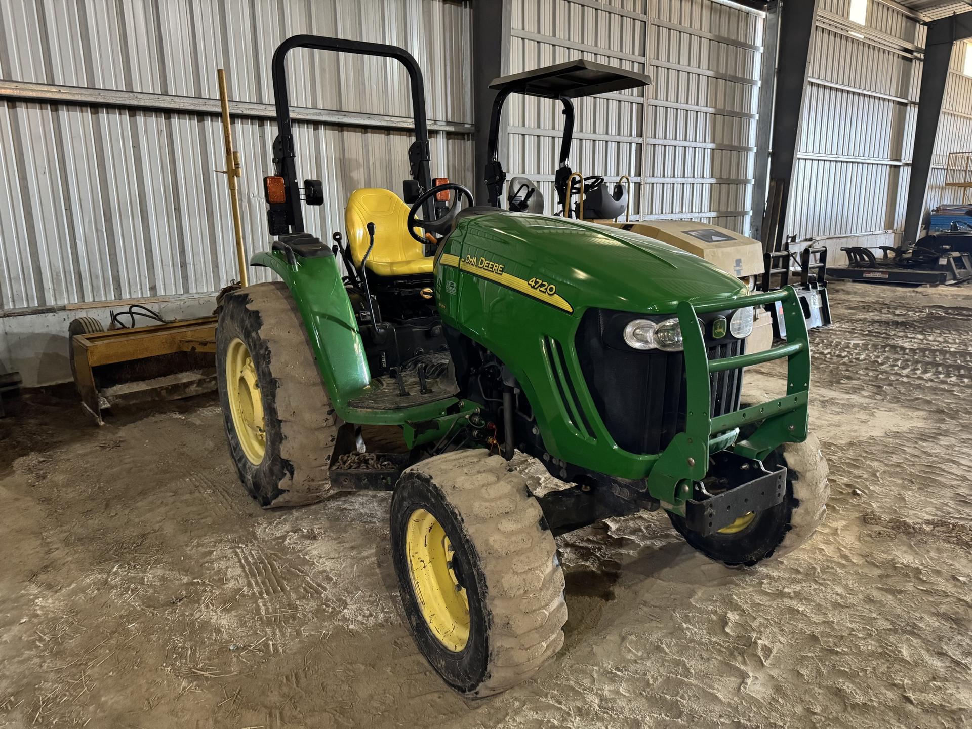 2005 John Deere 4720 Image