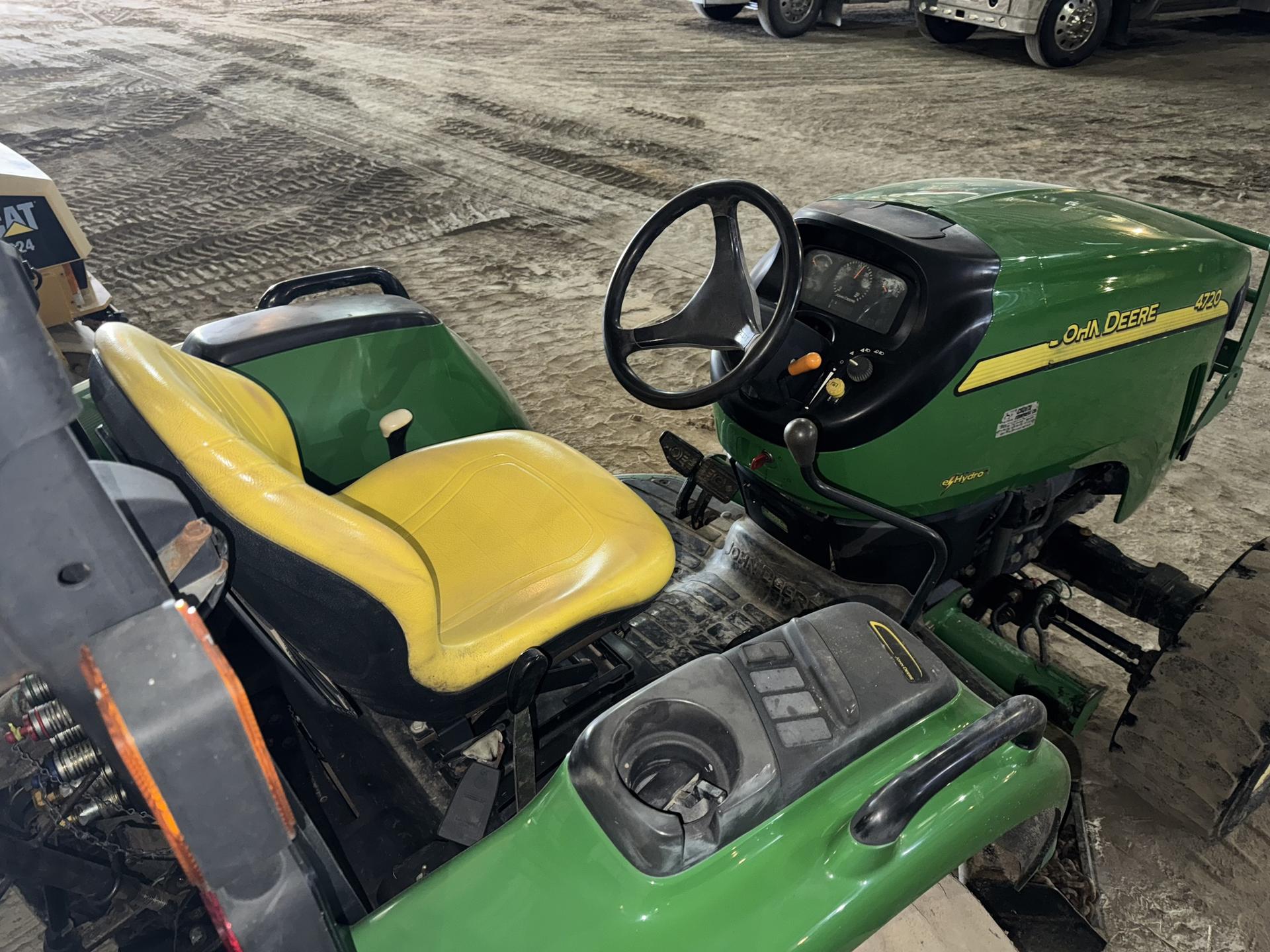 2005 John Deere 4720 Image