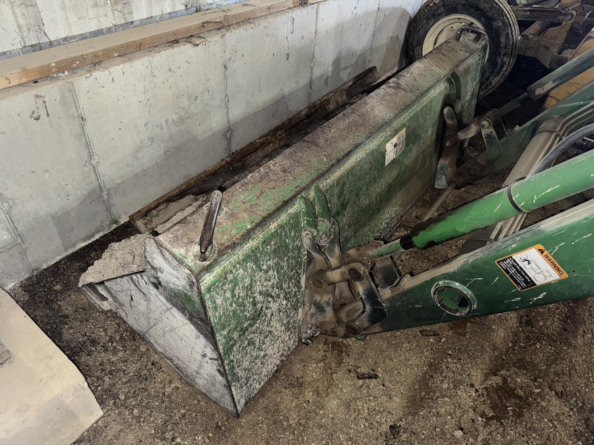 2005 John Deere 4720 Image