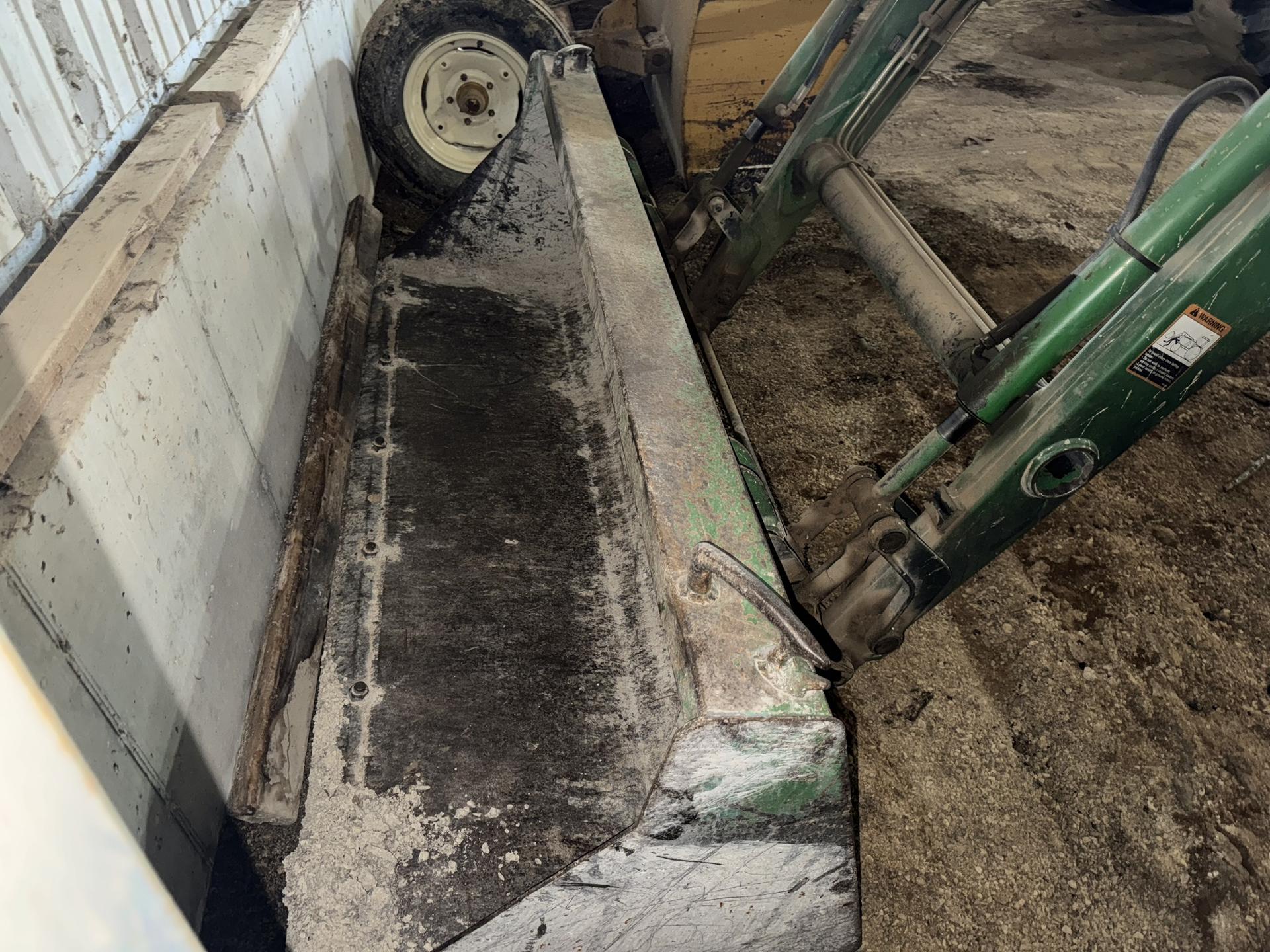 2005 John Deere 4720 Image