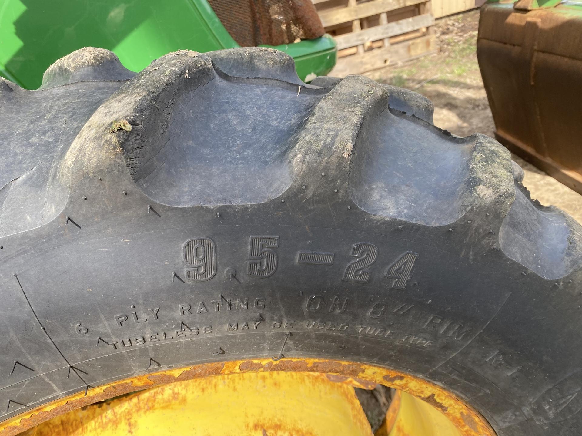 2011 John Deere 5045E Image