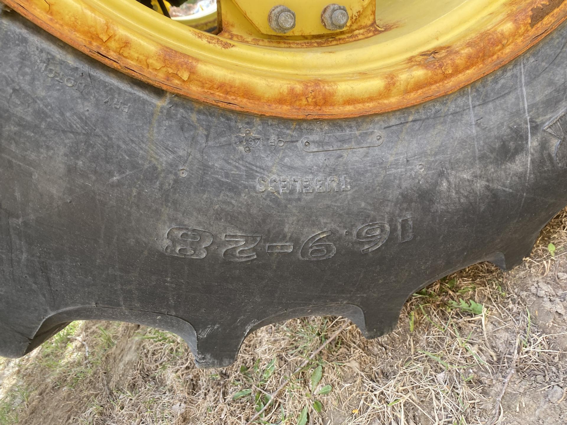 2011 John Deere 5045E Image