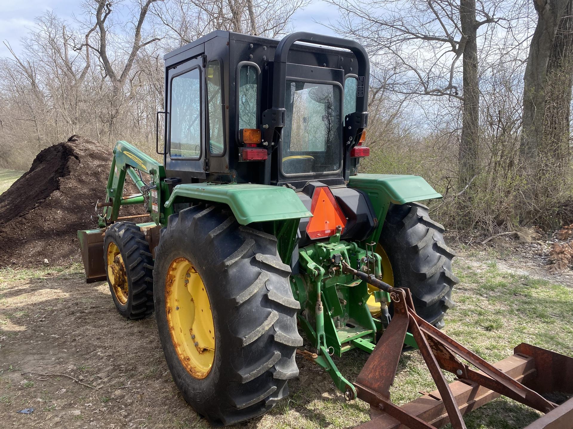 2011 John Deere 5045E Image