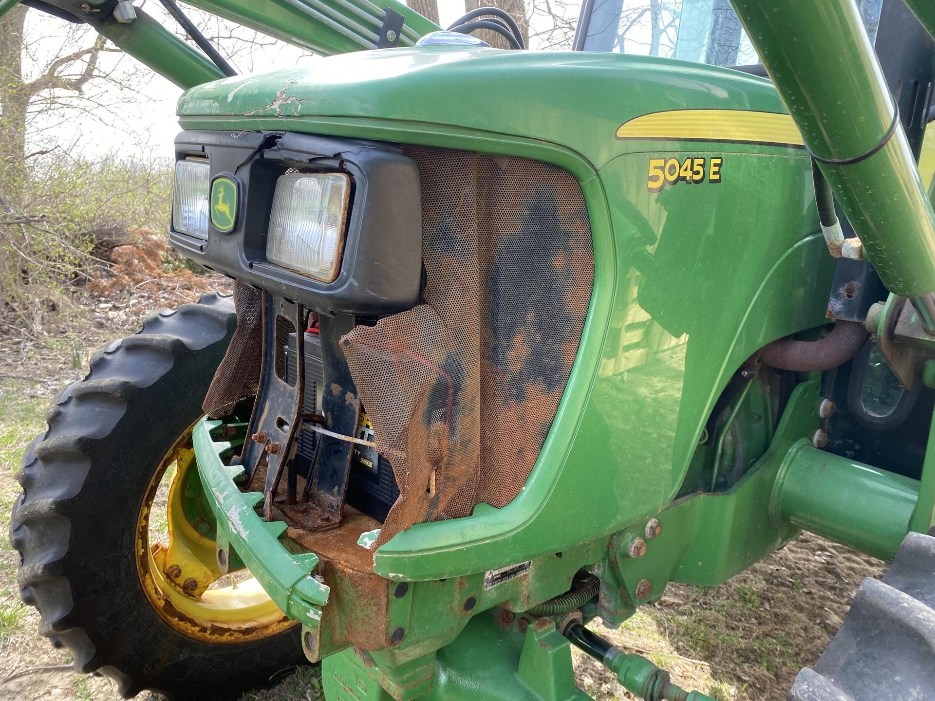 2011 John Deere 5045E Image