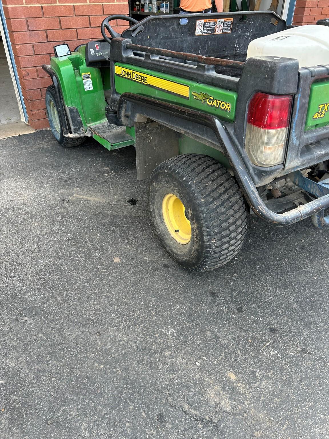 2013 John Deere 4X2 Image