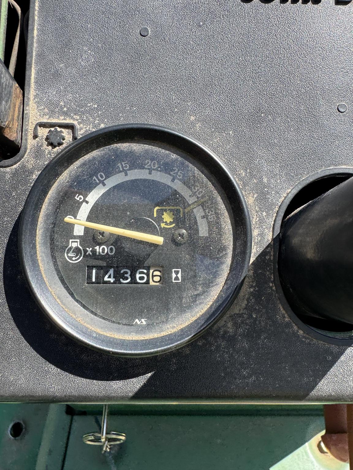 1997 John Deere 855 Image