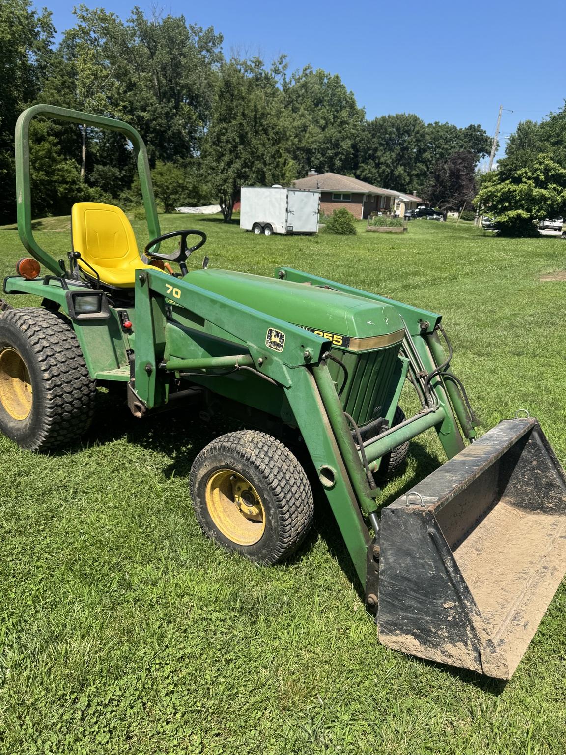 1997 John Deere 855 Image