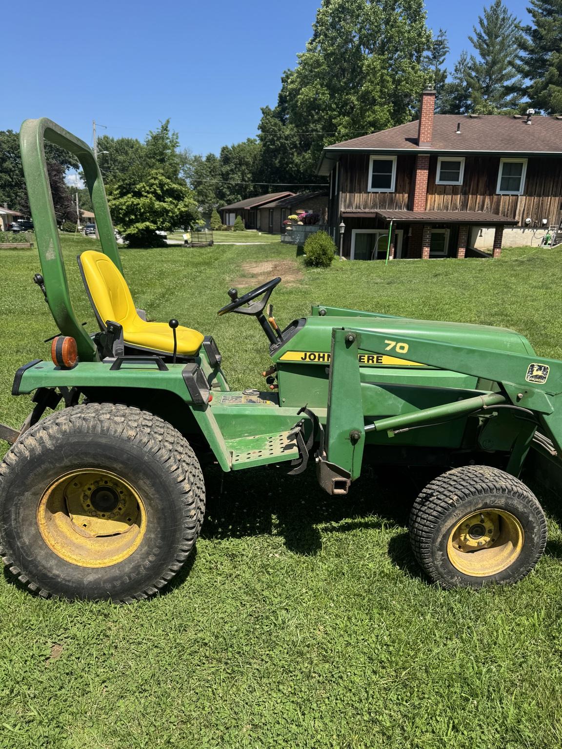 1997 John Deere 855 Image