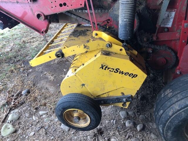 2011 New Holland BR7060 Image