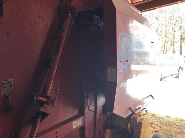 2011 New Holland BR7060 Image