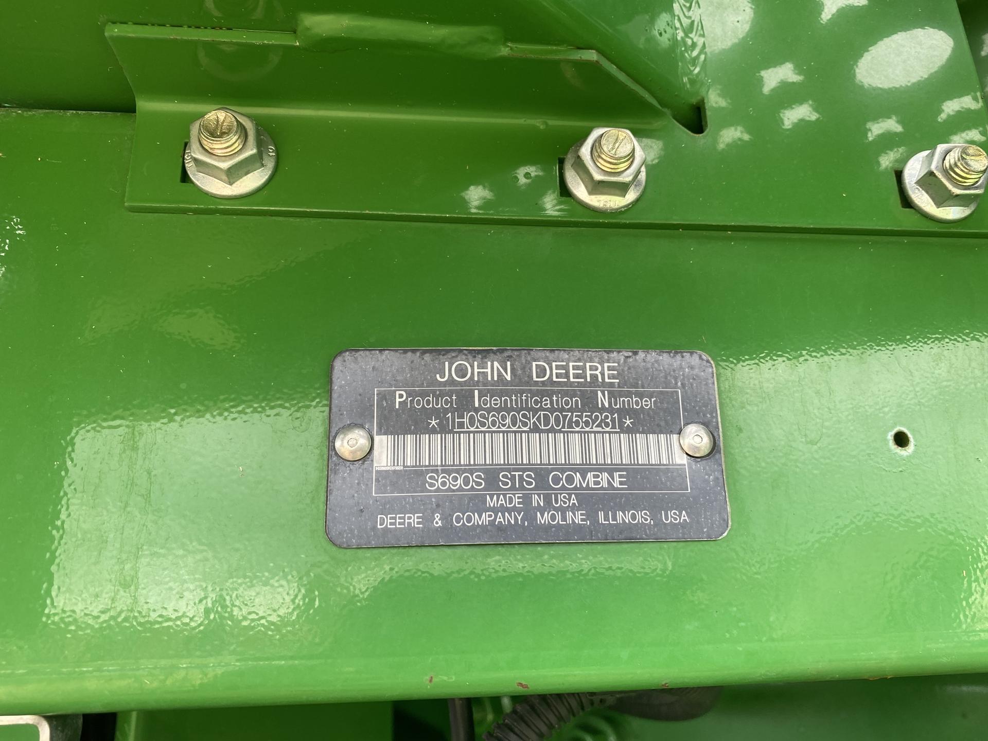 2013 John Deere S690 Image