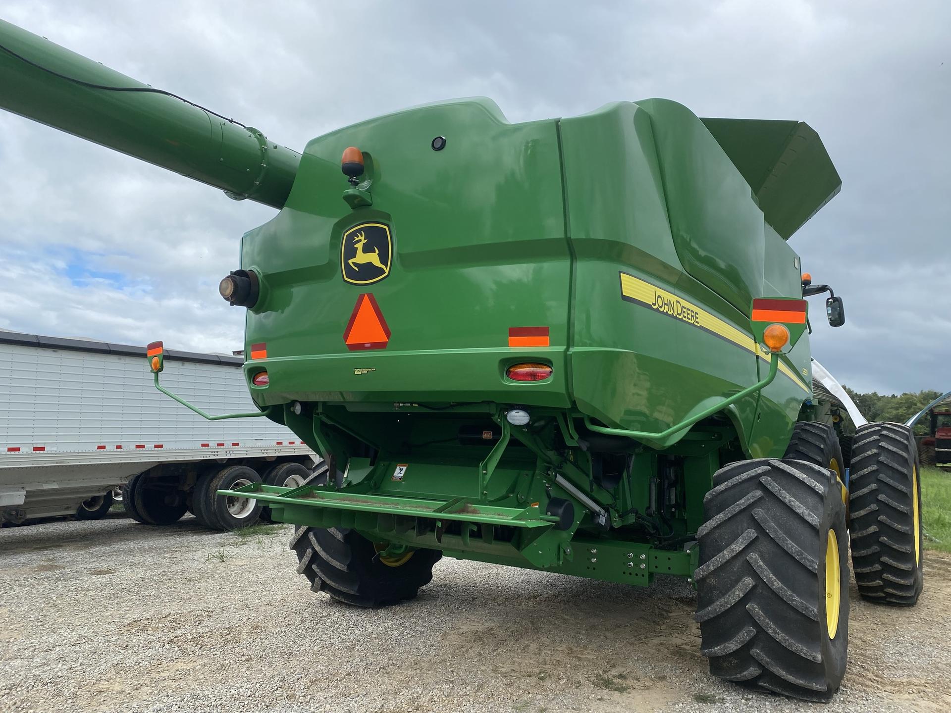 2013 John Deere S690 Image