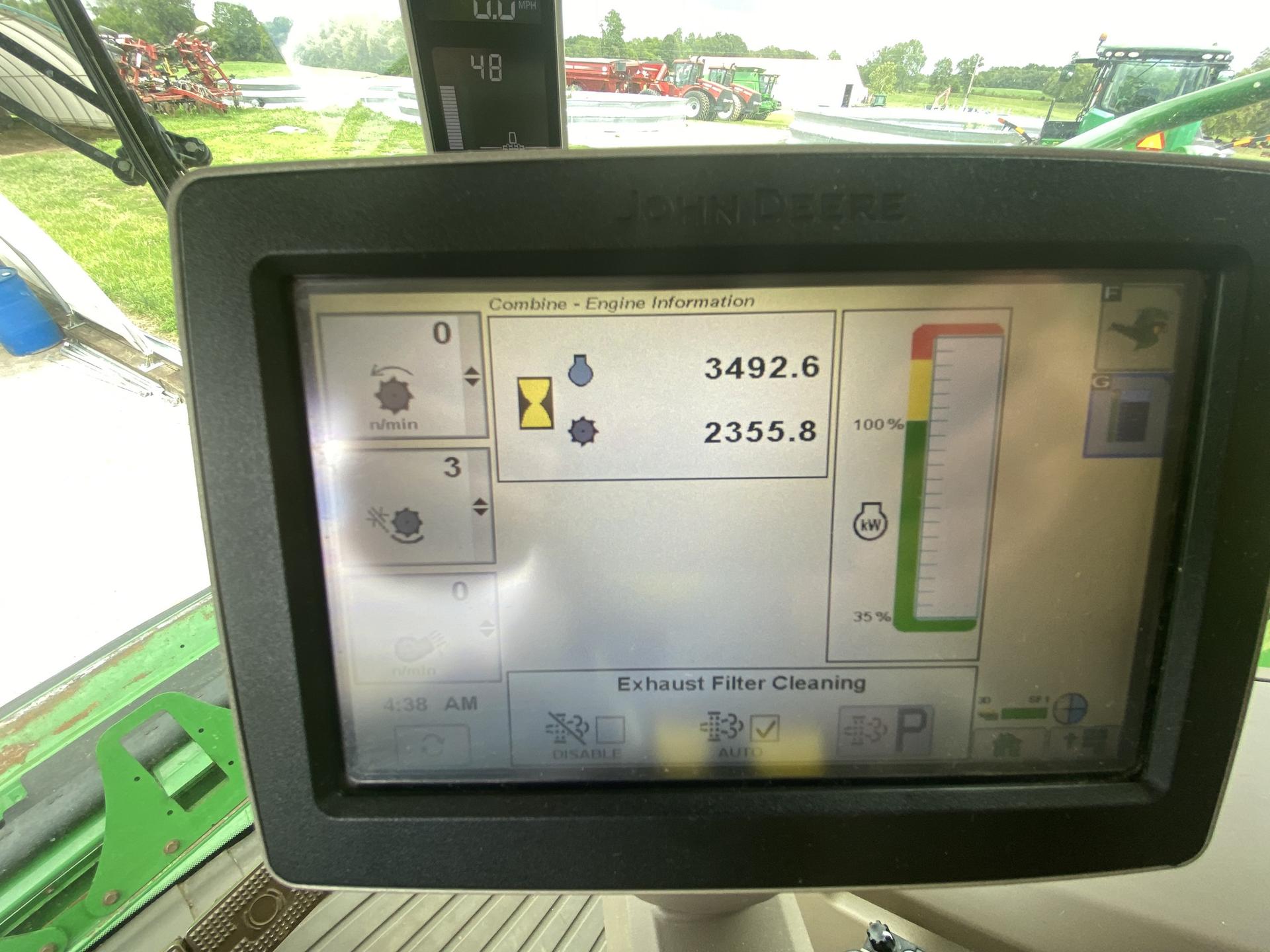 2013 John Deere S690 Image