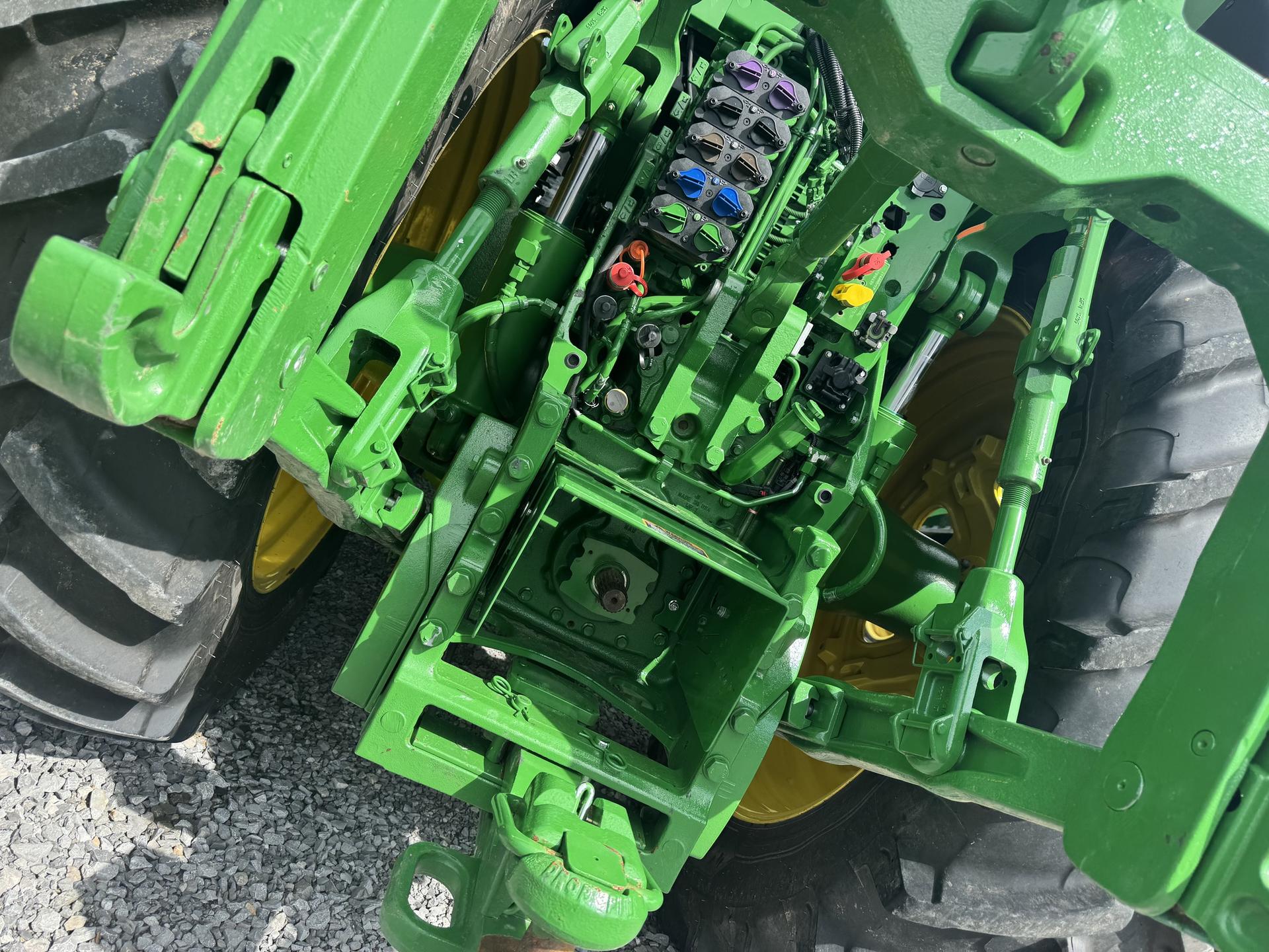 2024 John Deere 8R 370 Image