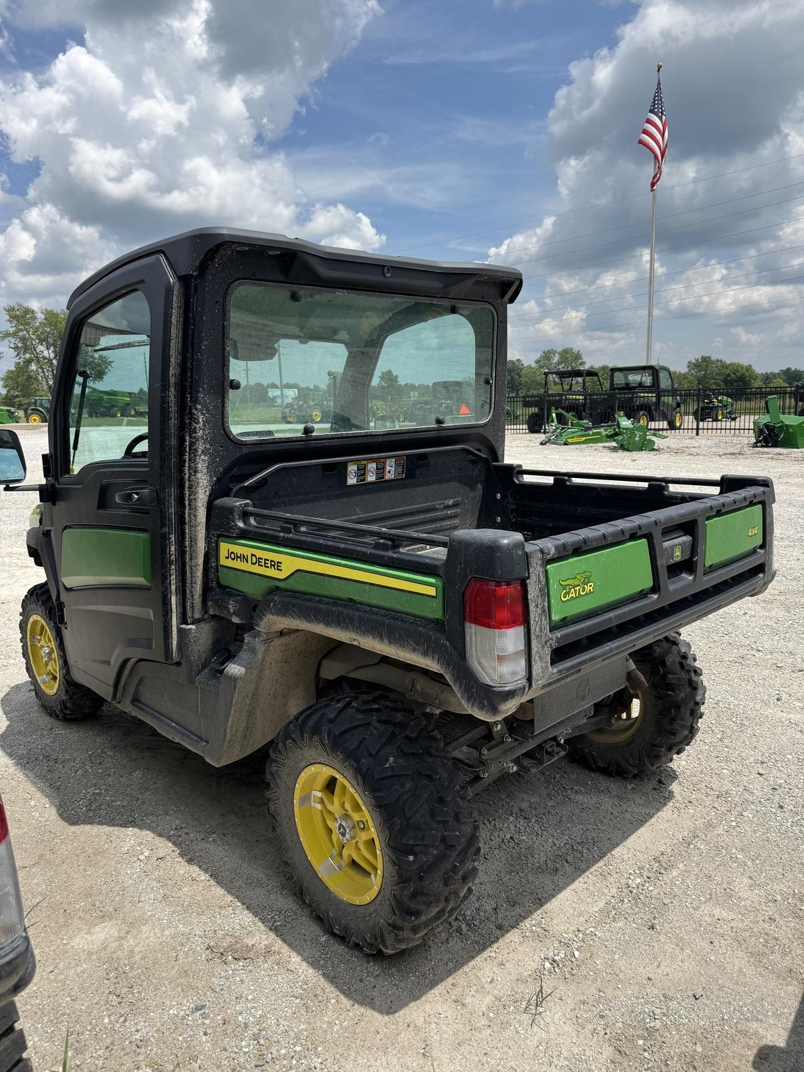 2024 John Deere XUV 835M Image
