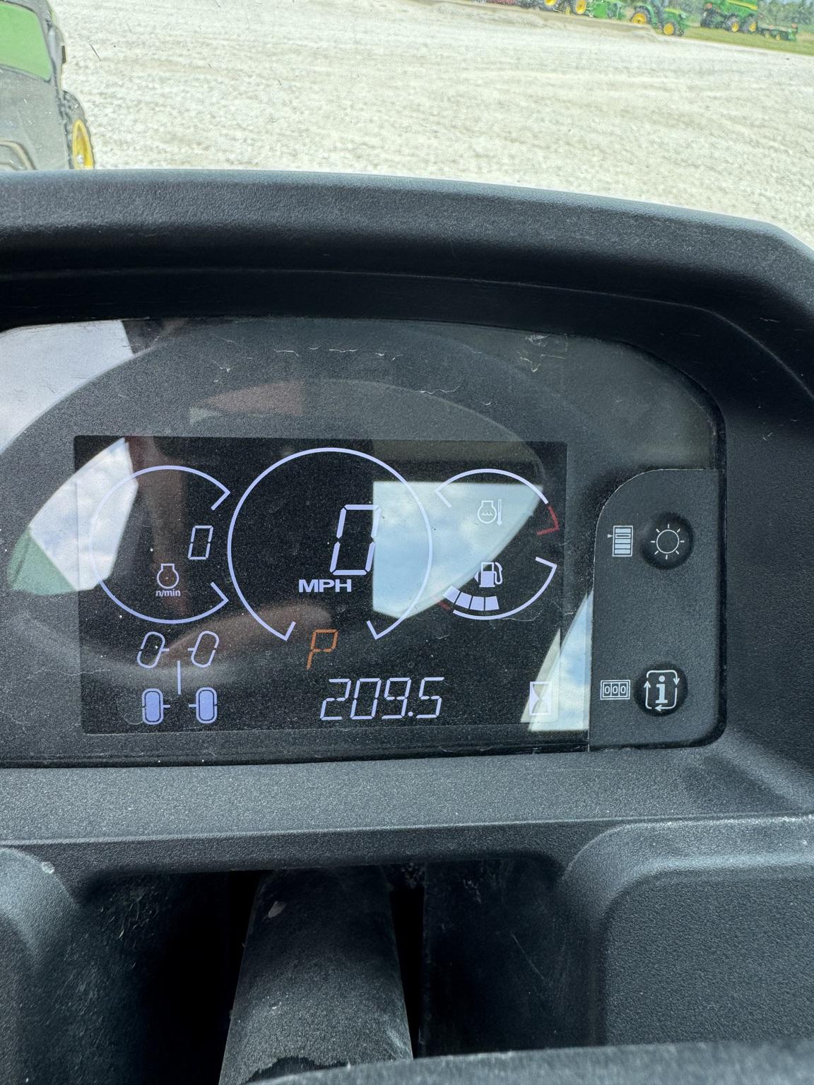 2024 John Deere XUV 835M Image