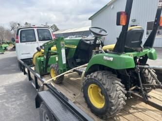 2004 John Deere 2210 Image