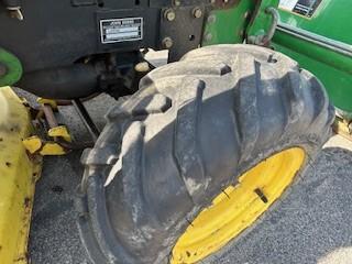2004 John Deere 2210 Image