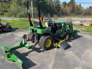 2004 John Deere 2210 Image