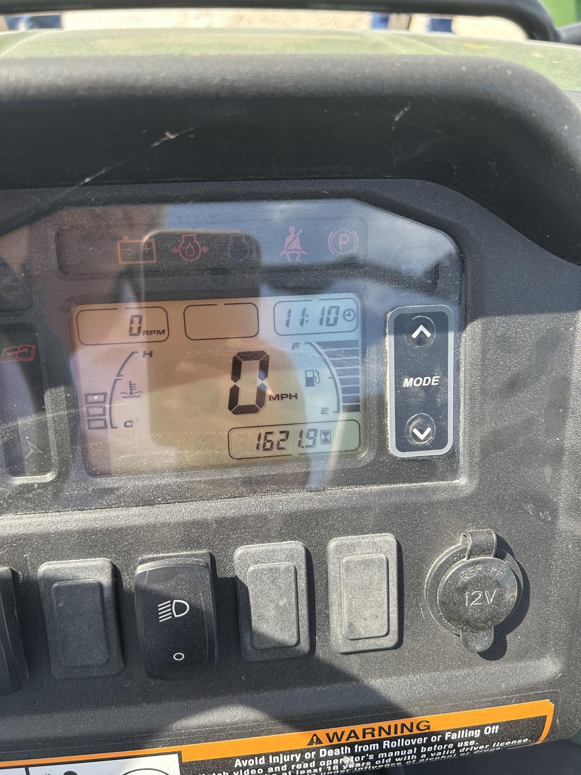 2017 John Deere XUV 825I OLIVE Image