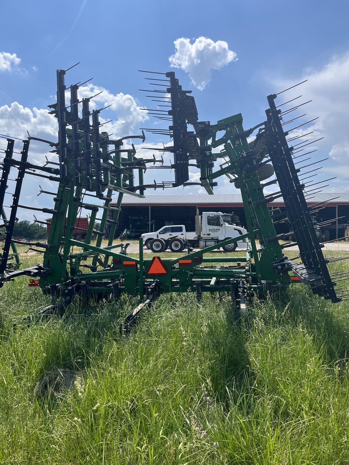2013 John Deere 2210 Image