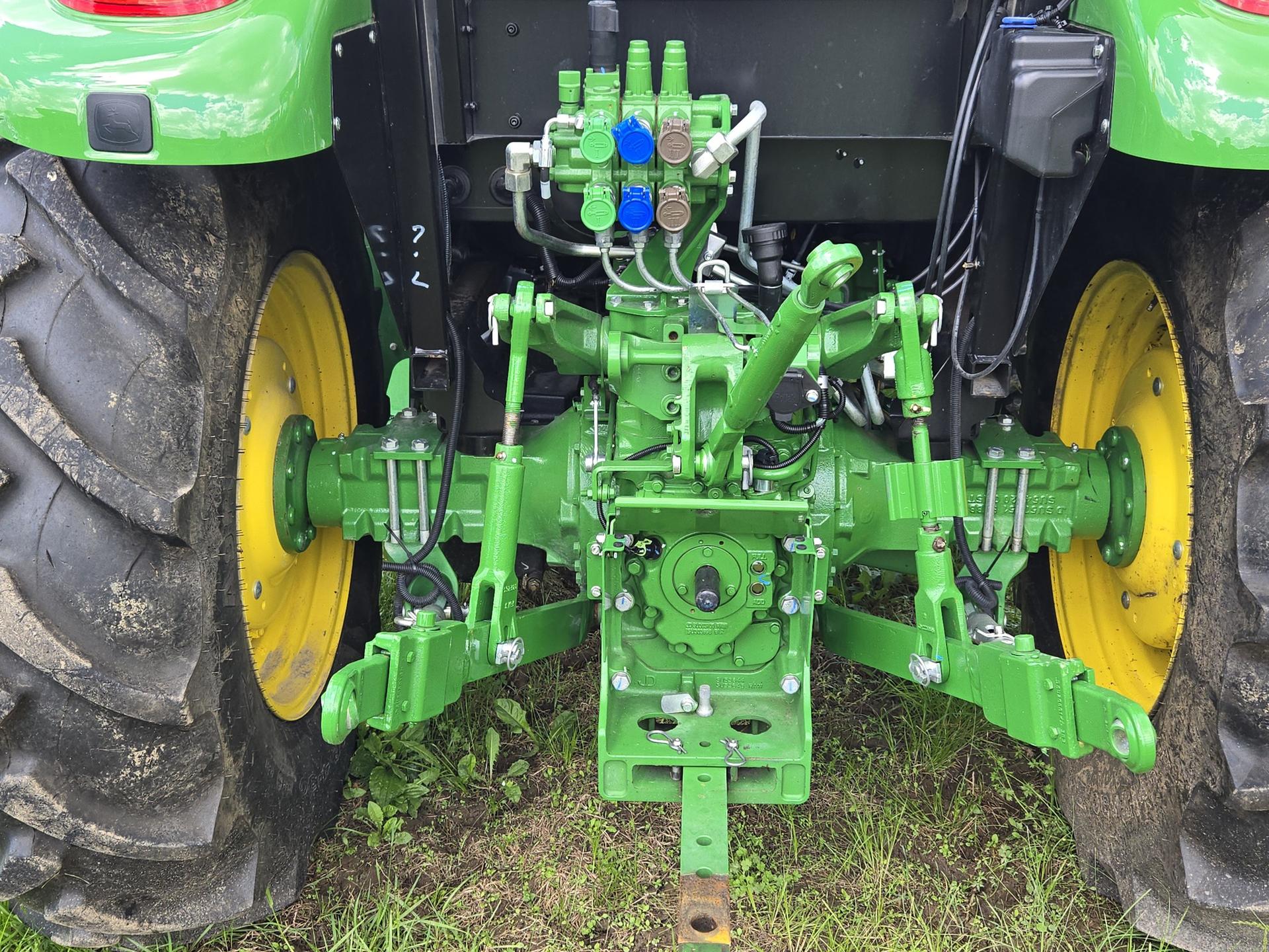2024 John Deere 5100E Image