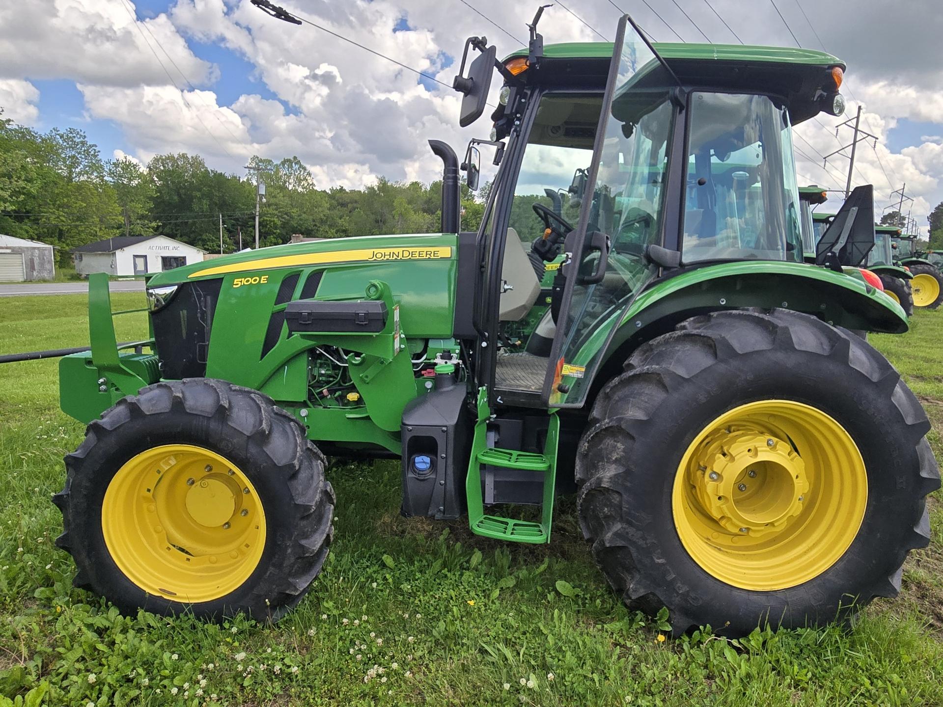 2024 John Deere 5100E Image