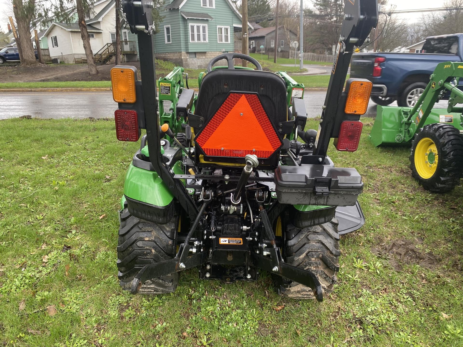 2015 John Deere 1025R Image