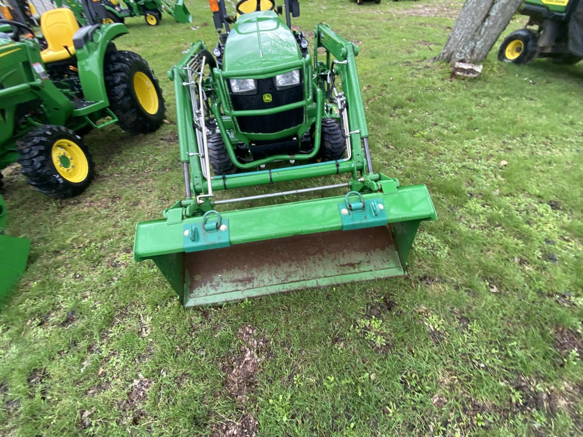 2015 John Deere 1025R Image