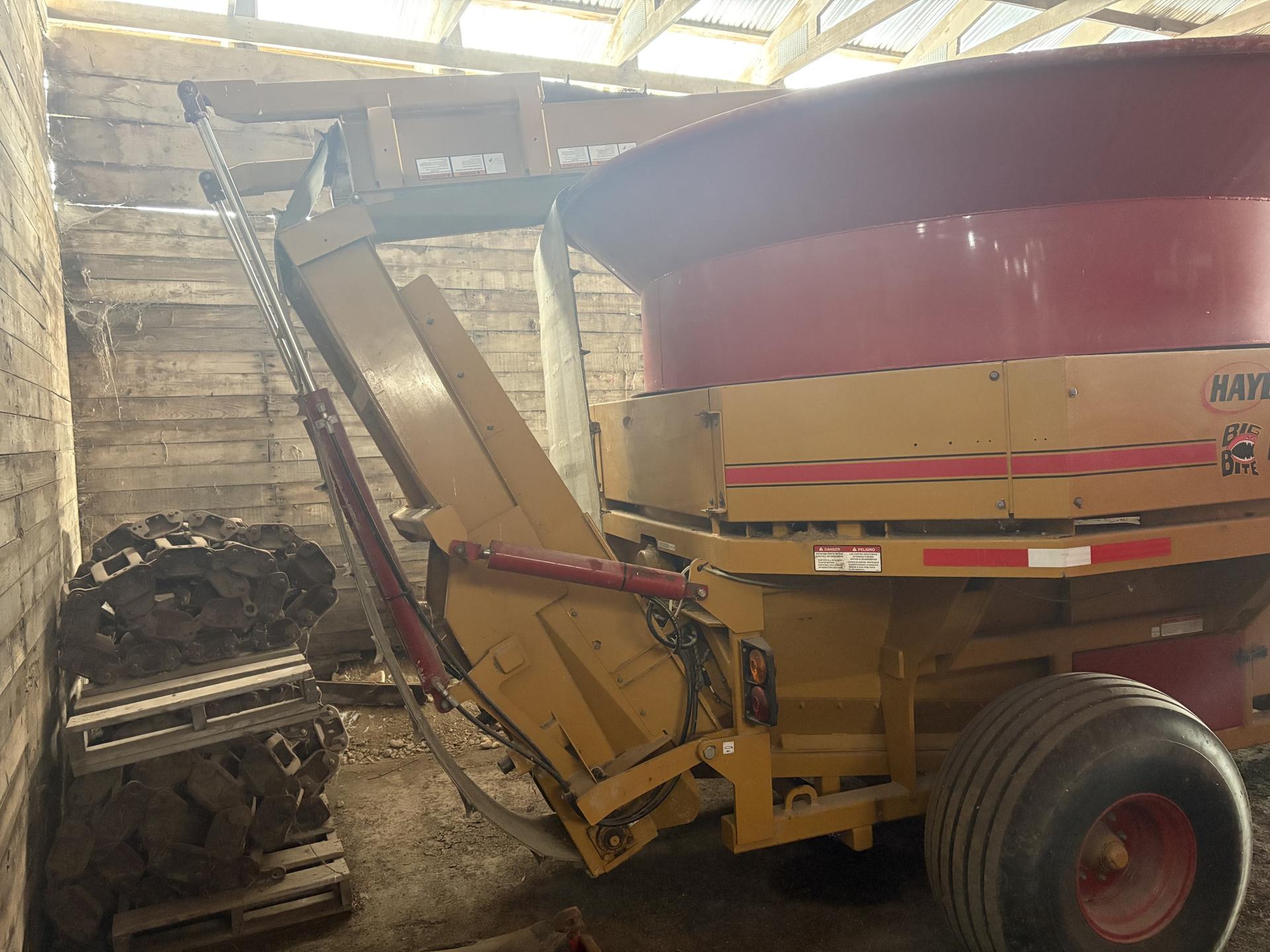 2010 Haybuster H-1130 Image