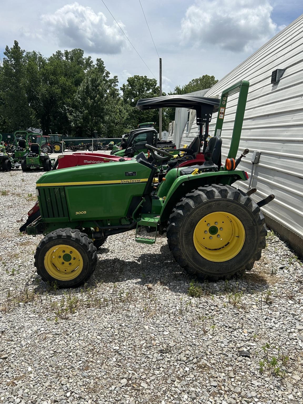 2008 John Deere 3005 Image